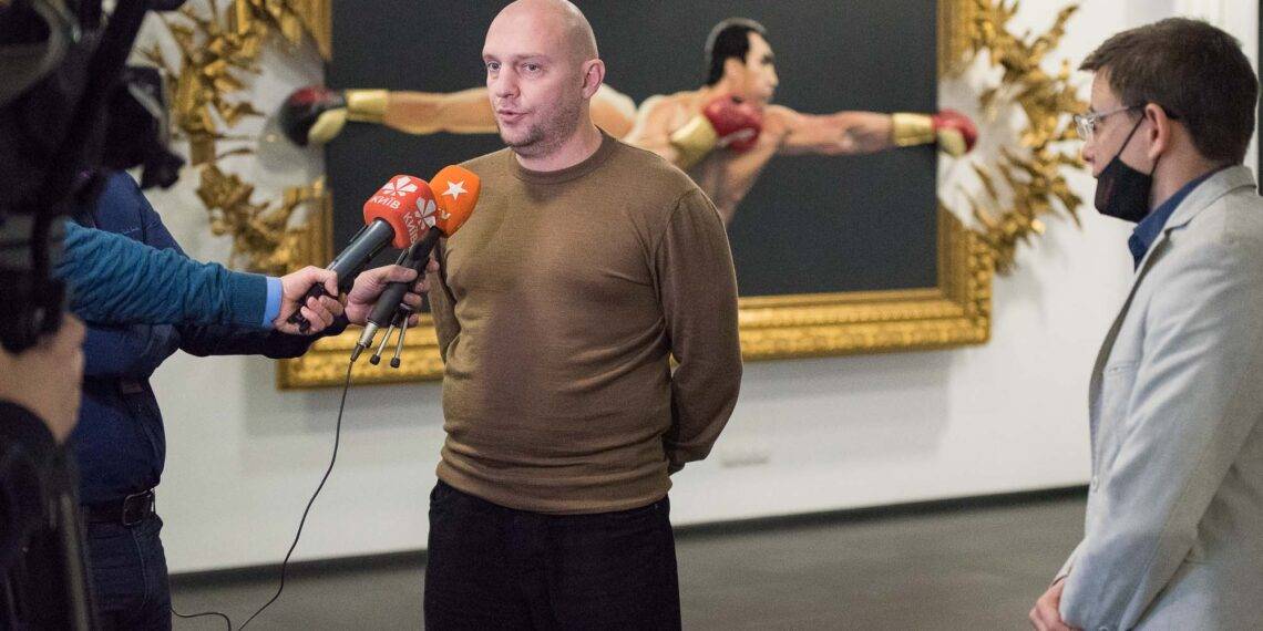 Шевченко: «Продівус в Африці бігає за Кремльовим, дарує шахи з бурштину, який краде в Україні»