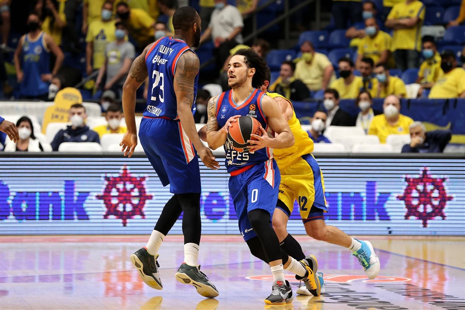 Євроліга. « Маккабі » розгромно програв « Анадолу »