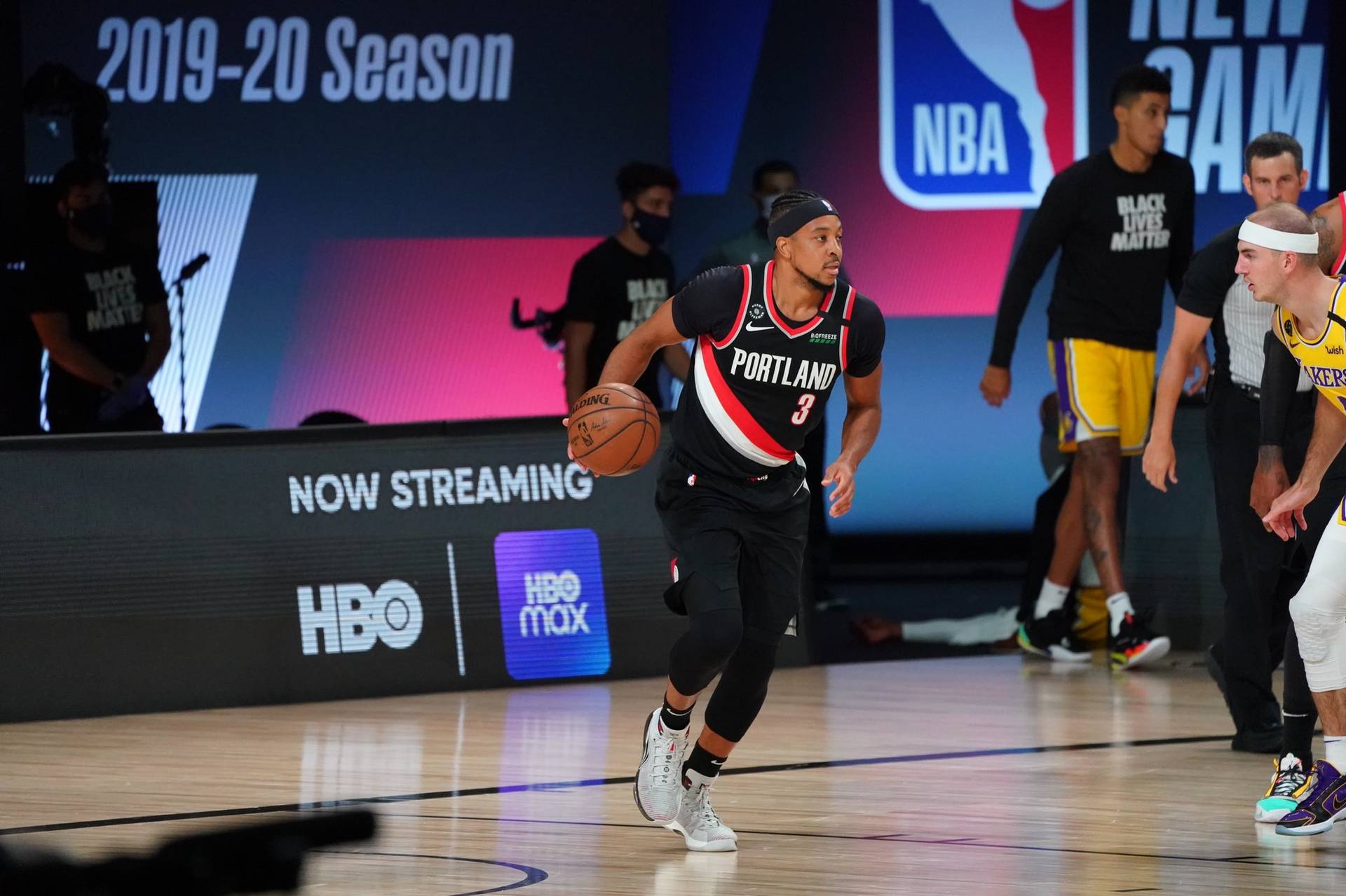 Игроки «Портленда» провели матч в черных повязках на голове в память о Робинсоне