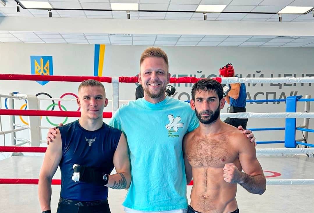 Чемпіон світу спарингує з українським проспектом напередодні бою у Києві