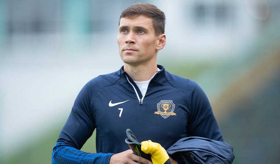 Ще мінус один. Основний форвард зізнався у бажанні покинути Дніпро-1