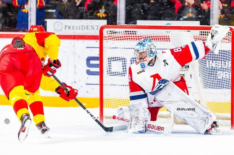 «Йокерит» разгромил «Локомотив», матч «Барыса» и «Металлурга» закончился массовой дракой