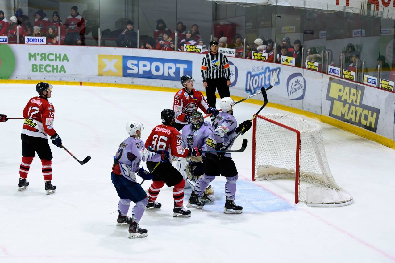 Шишлянников оформил первый хет-трик в УХЛ, а «Донбасс» разгромил «Ледяных Волков»