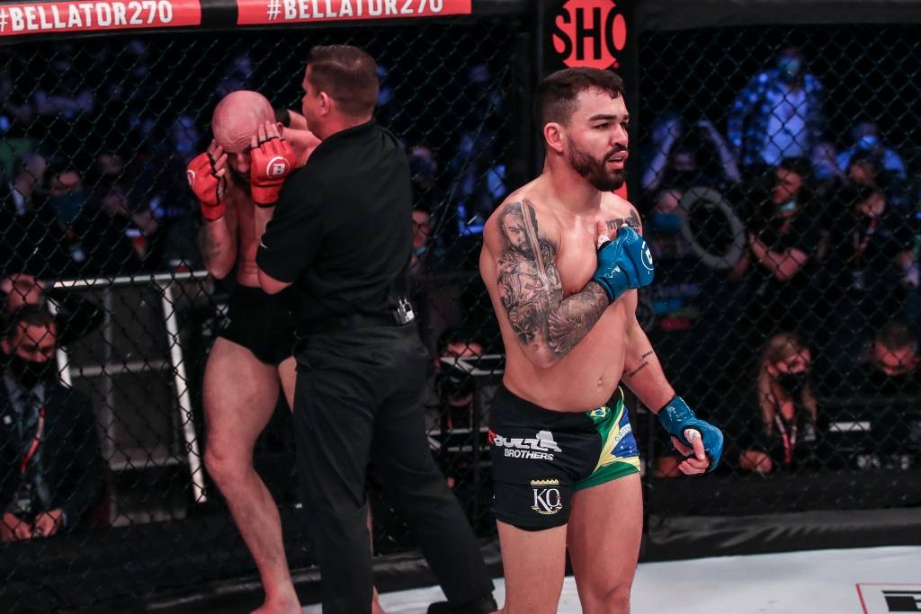 Фрейре жорстко нокаутував Куіллі і завоював вакантний пояс Bellator в легкій вазі