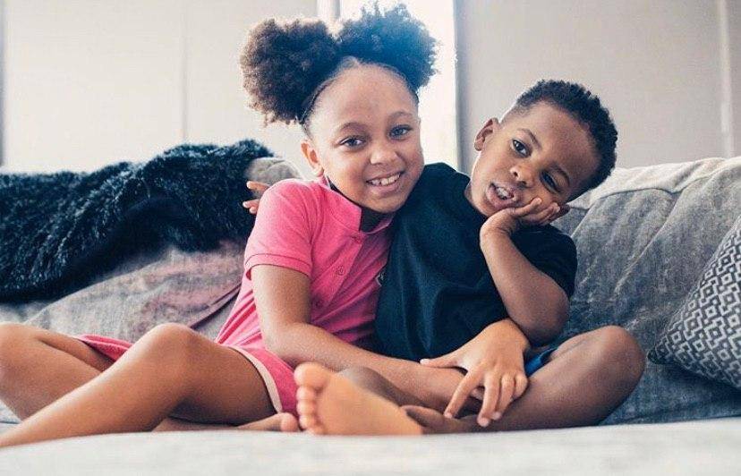 Дочь вингера «Ман Сити» Стерлинга дразнит отца кричалками о Салахе