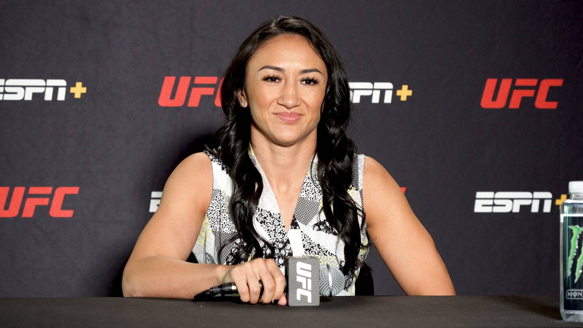 Еспарза зажадала у UFC титульний поєдинок