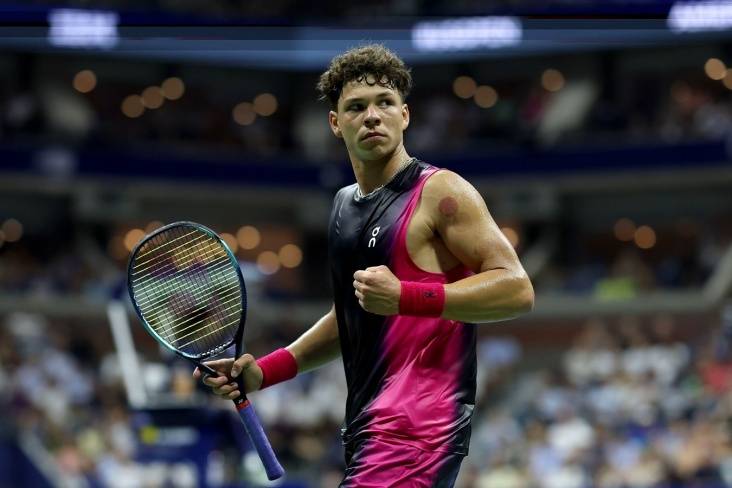Шелтон вийшов у чвертьфінал Australian Open після зняття Монфіса у 4-му сеті матчу