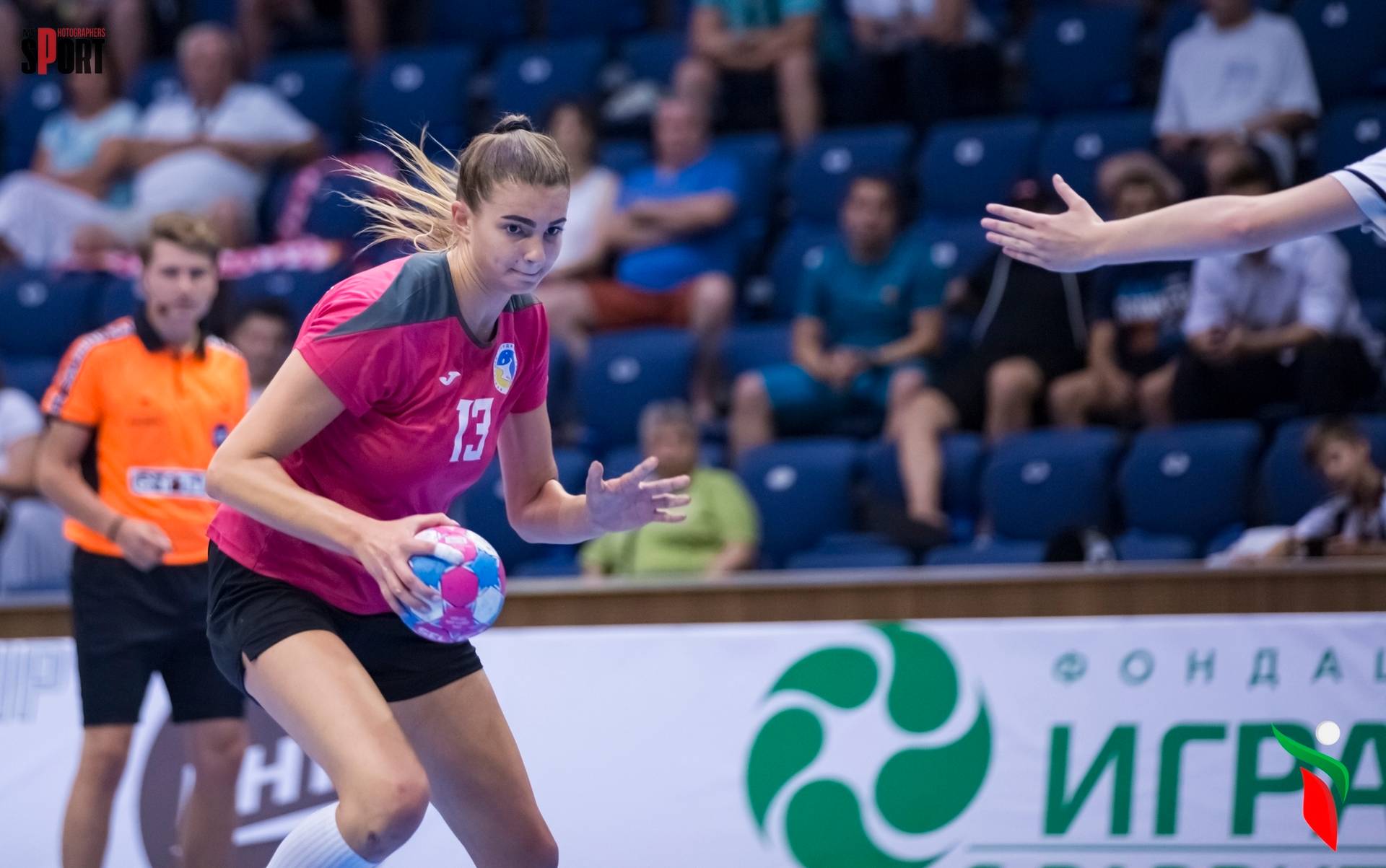 Украина проиграла в полуфинале Евро U-19. Судья удалил вратаря уже на 7-й минуте