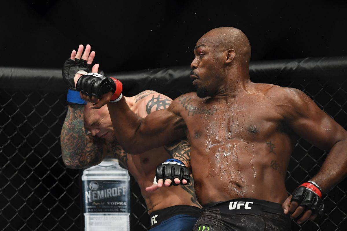 Смит к Джону Джонсу: «Я сделал тебя хорошим для публики, но могу это изменить»