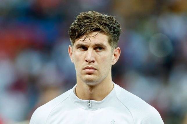 Защитник «Ман Сити» выставил из дома семью ради любовницы