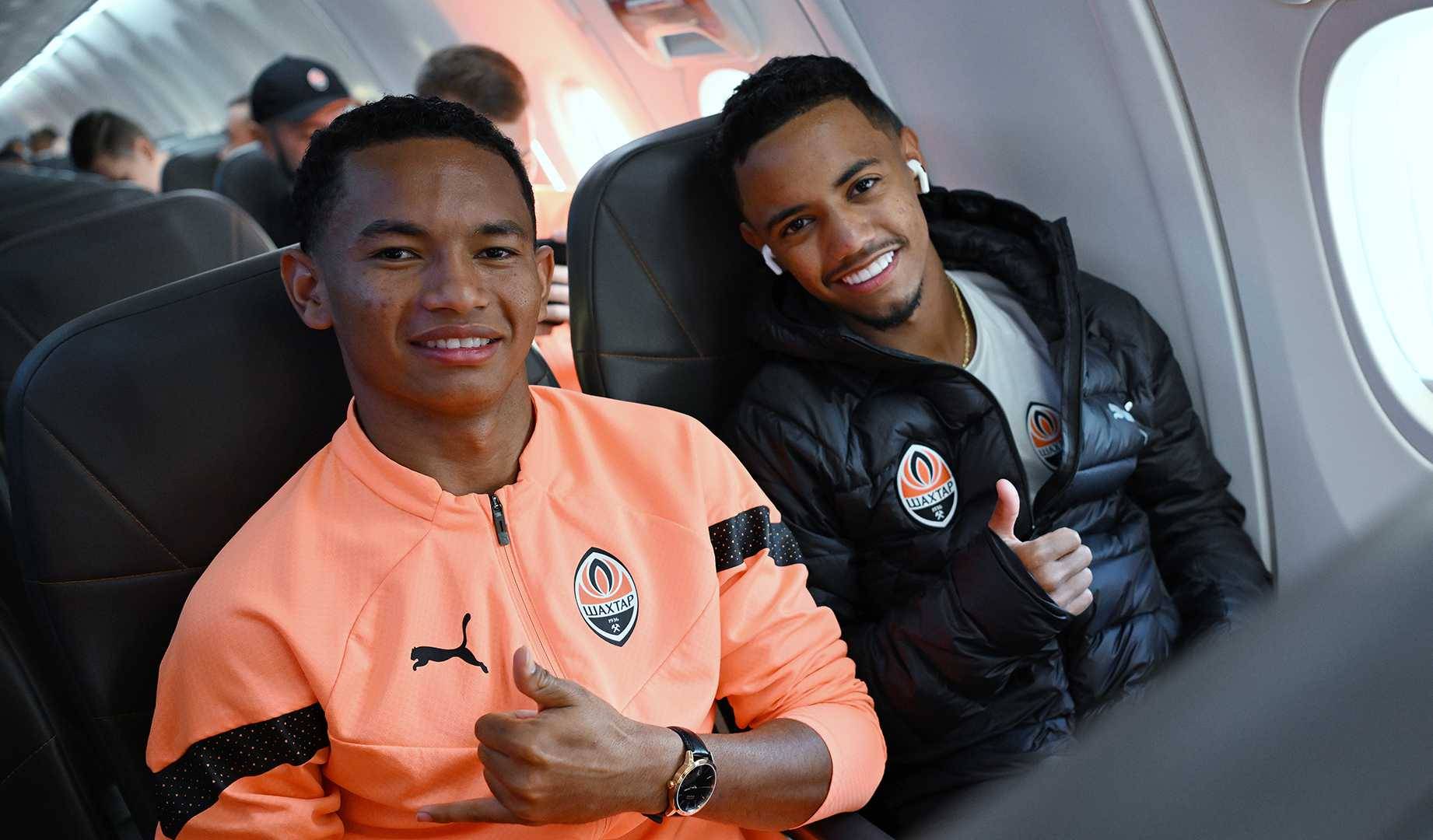 26 футболистов Шахтера отправились в Испанию на игру с Барселоной