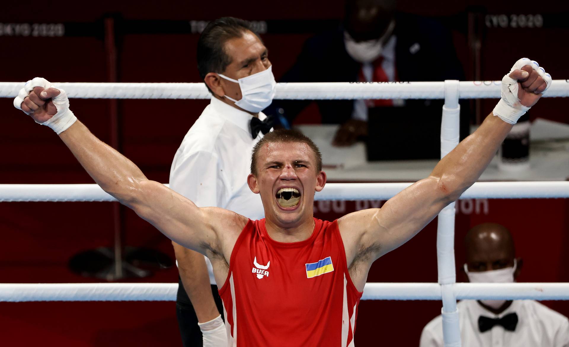 Хіжняк хоче золото Олімпіади, але всі чекають його в профі. Так навіщо вибирати, якщо можна поєднати?