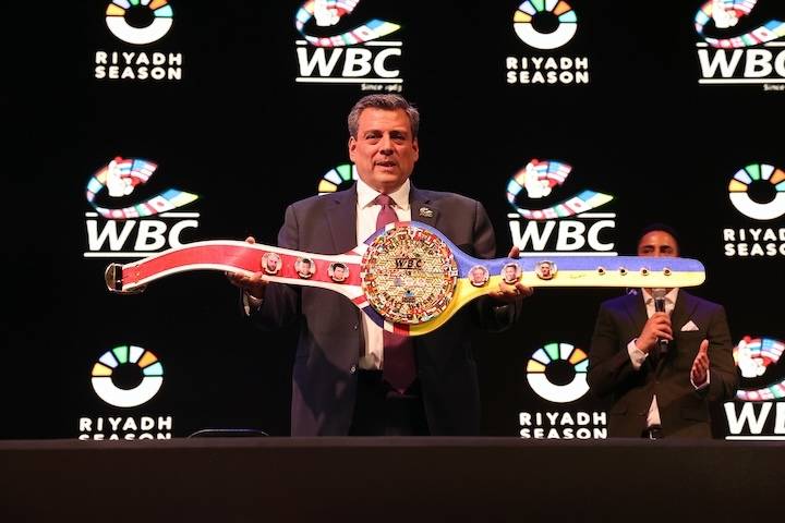 Сулейман відповів, чи збирається WBC санкціонувати бої на території росії