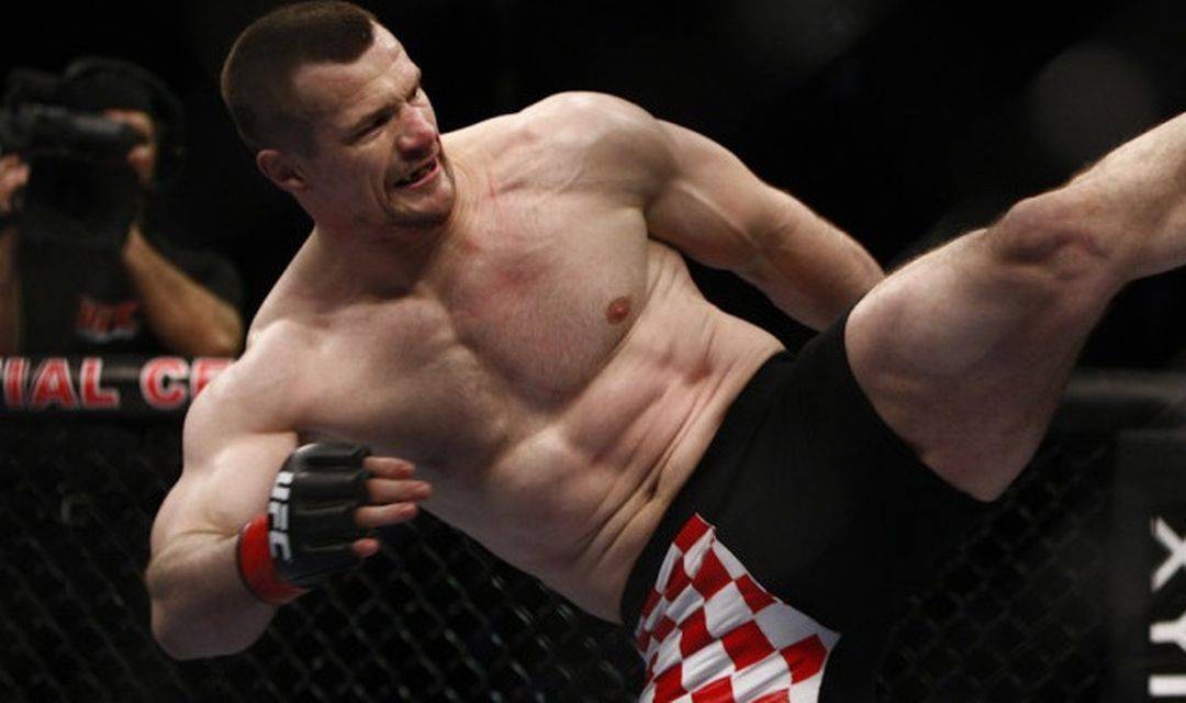 «Кро Коп» стал мастером бесконтактного боя