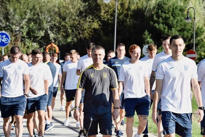 Сборная Украины совершила прогулку перед матчем с Англией