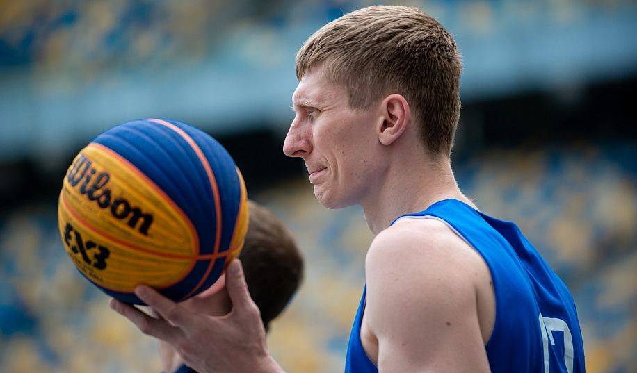 Український центровий перейшов в чемпіонат країни-васала росії