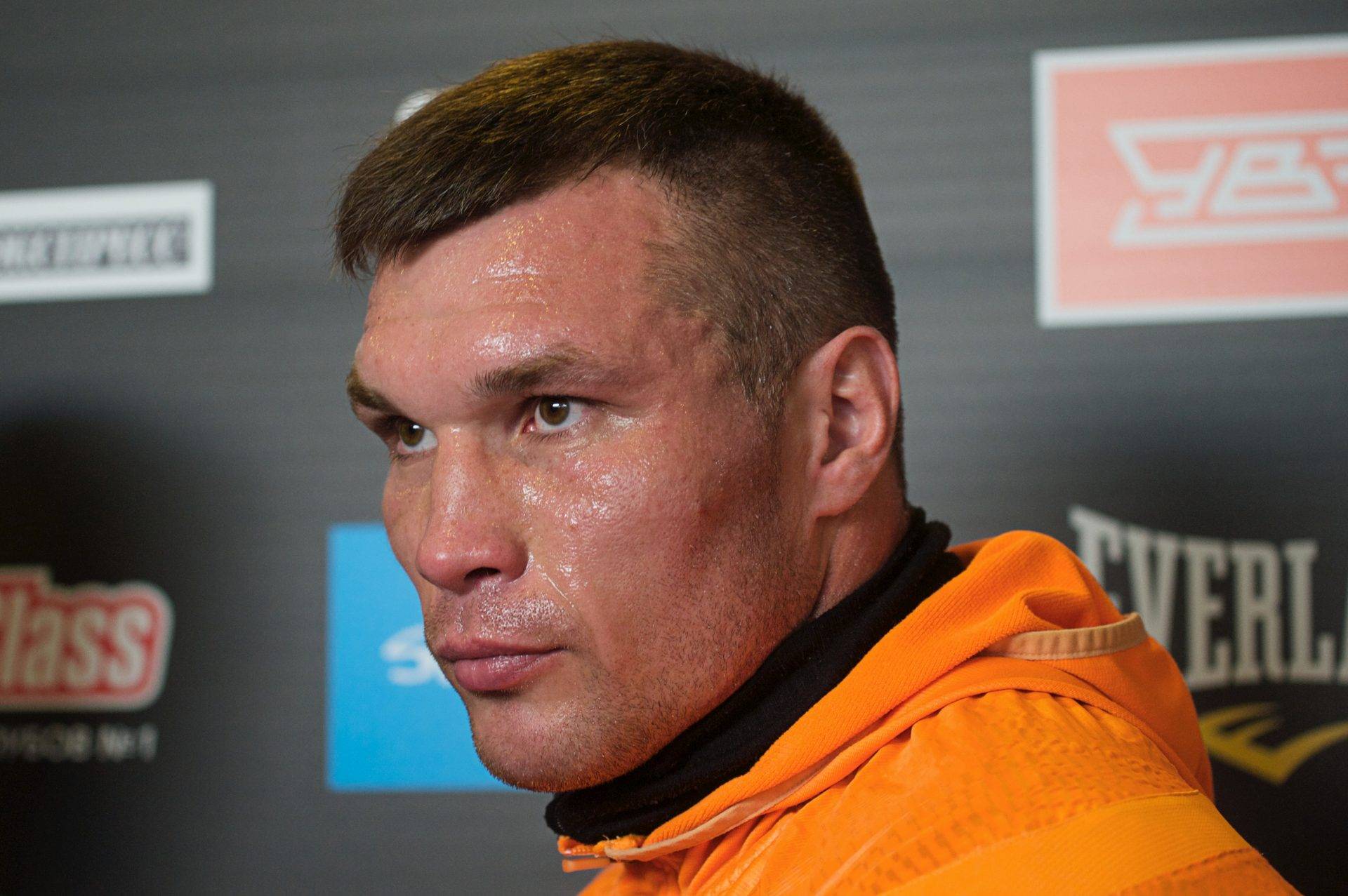 Російський екс-чемпіон: «Я б переміг Усика в крузерах»