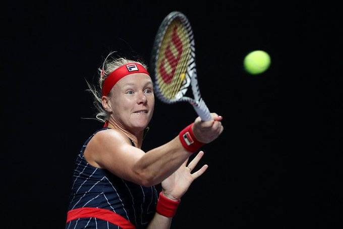 Бертенс шокировала первую ракетку мира на Итоговом турнире WTA. Обзор матча с Барти