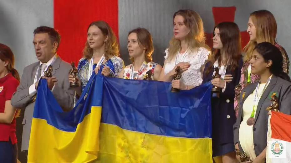 пропутінець дворкович не нагороджував збірну України на Олімпіаді-2022 – та вирішив вручити медалі представницям іншої країни, атакованої росією