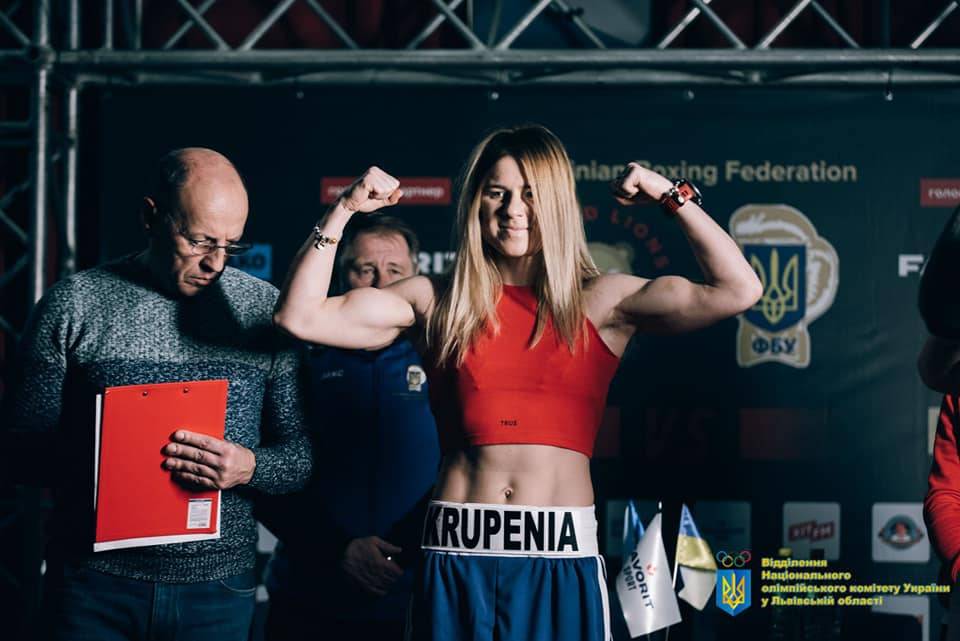 Вона пройшла всі кола пекла професійного спорту, а зараз працює в поліції. І готується до повернення