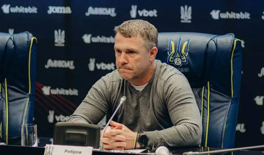 Ребров відповів, чому не повторив ситуацію із Шовковським під час «ковідного» матчу з Францією