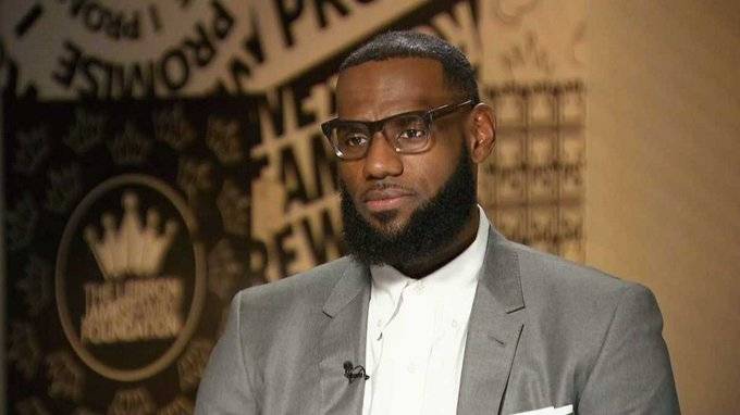 Леброн  Джеймс эвакуировал свою семью из-за пожаров в Калифорнии