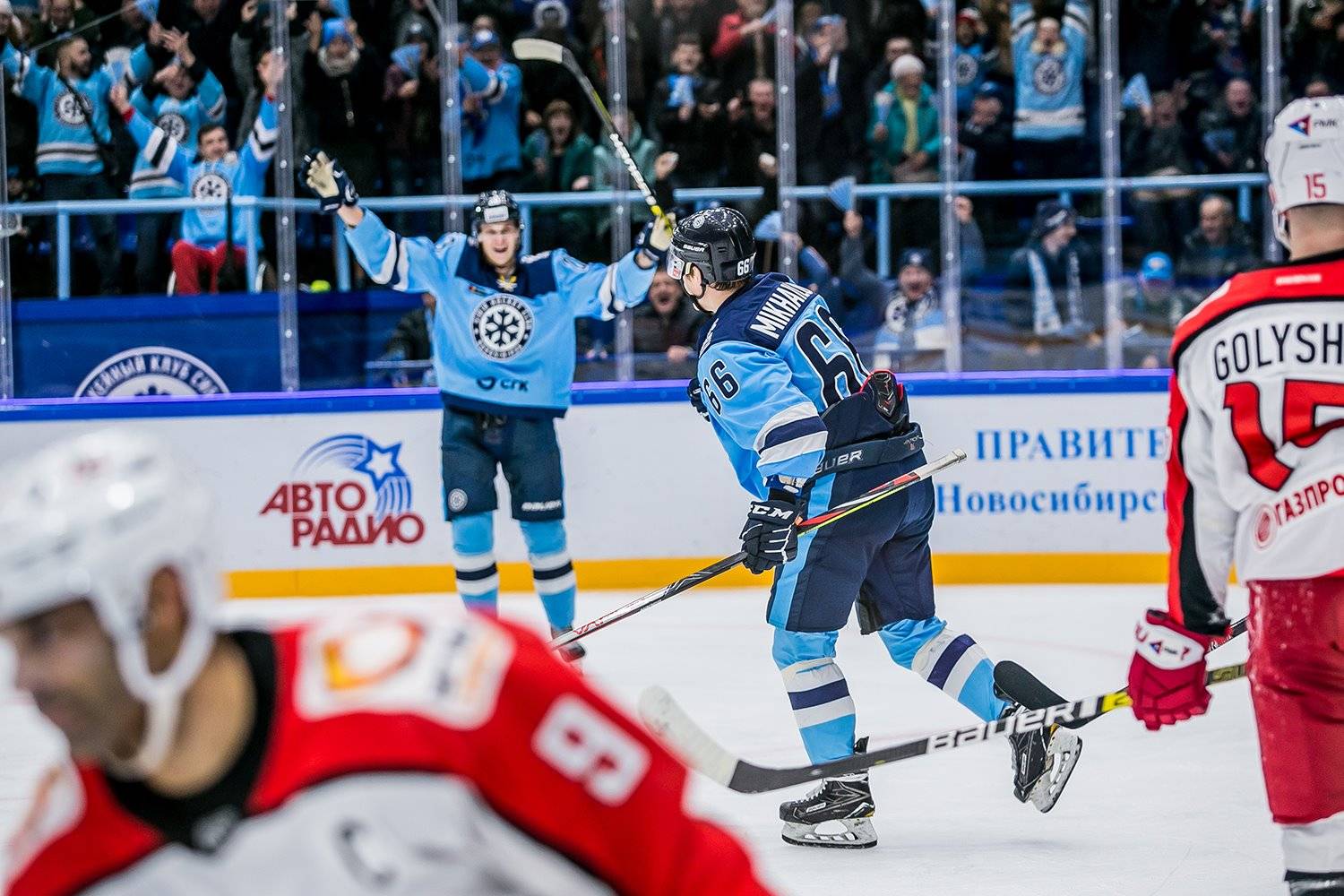 «Автомобилист» проиграл седьмой матч подряд, «Динамо» Мск обыграло «Авангард» и вновь возглавило свой дивизион