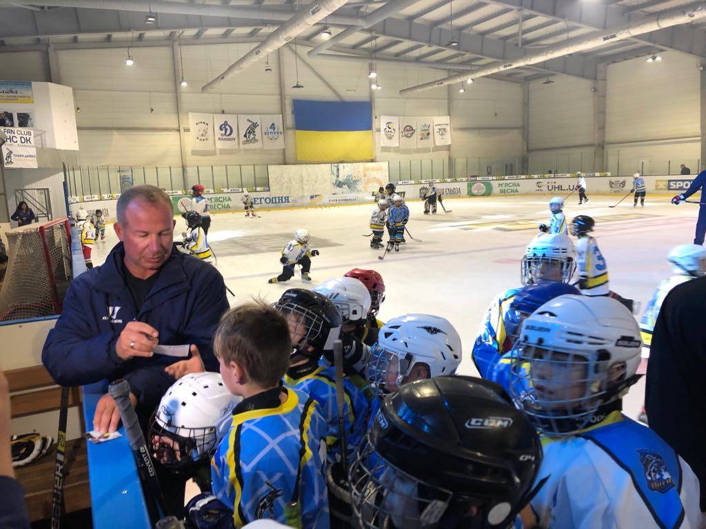 67 известных хоккеистов  Украины обратились к Зеленскому и Шмыгалю 