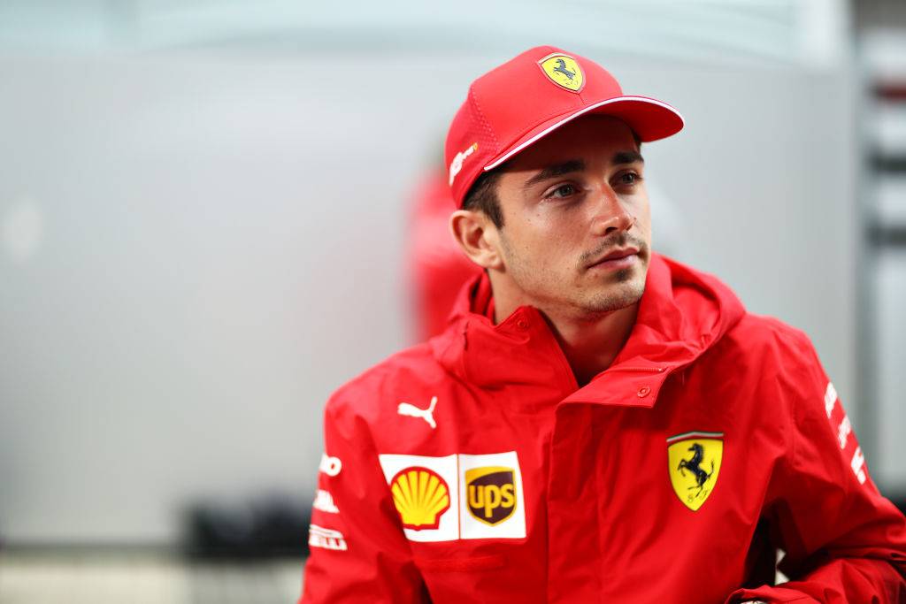 Леклер: «Я слишком эмоционально реагировал в Сингапуре. Мне стоило заткнутся»