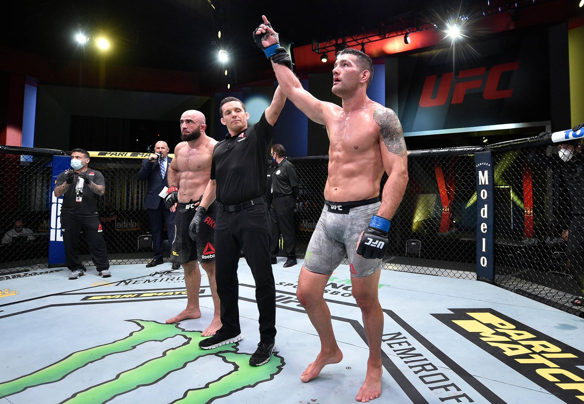 Екс-чемпіон UFC повернеться до октагону після серйозного перелому ноги