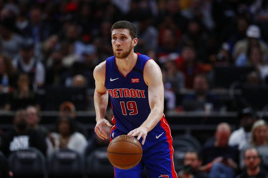 Михайлюк стал лучшим игроком «Детройта» в первом предсезонном матче НБА против «Никс»