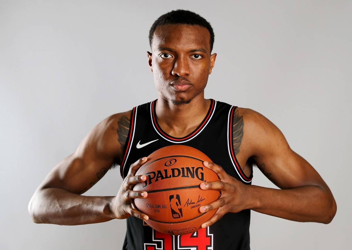 После жуткой травмы центрового «Чикаго» увезли на кресле-каталке