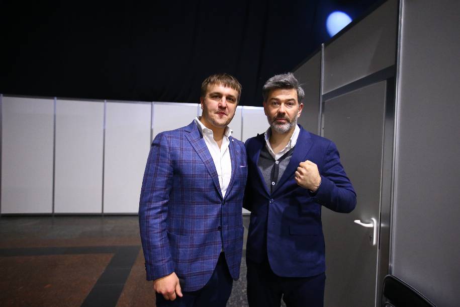 Промоутер: «Смит вышел в ринг уже будучи жертвой для Альвареса»