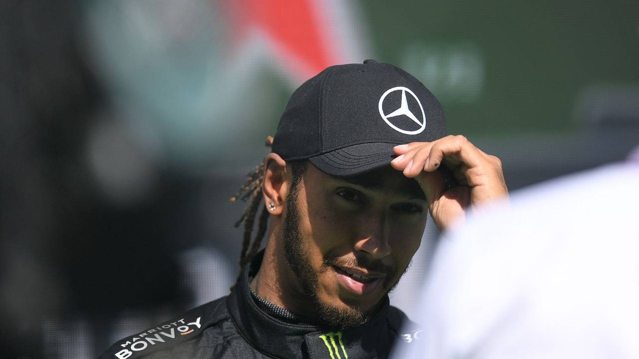 Хэмилтон: «У Mercedes лучший состав, мы даем результат. Оставьте Боттаса в покое»