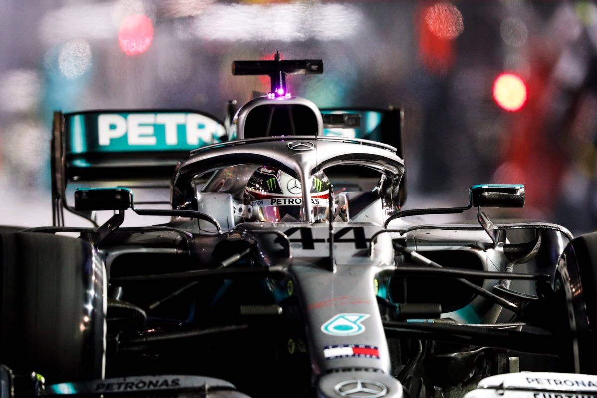 Хэмилтон: «Мы все еще лучшая команда, надо просто перестать волочить ноги и восстановить силы»