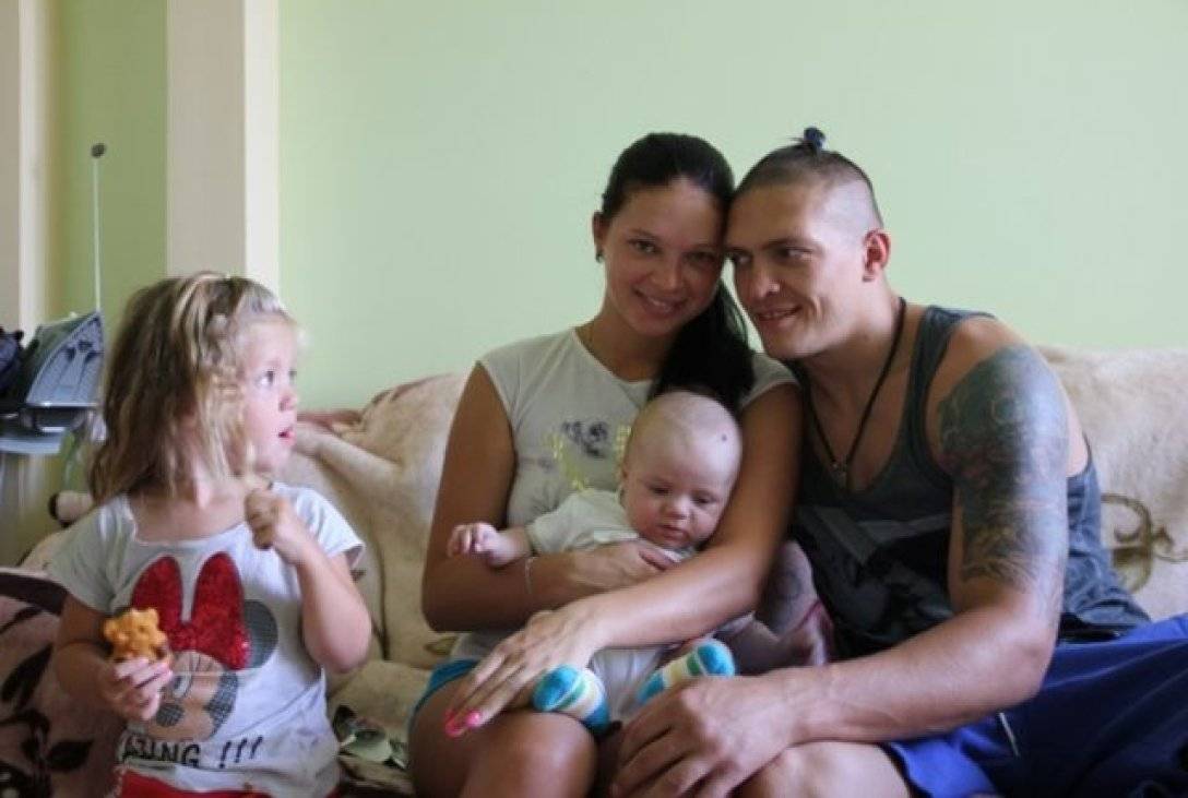 Усик: «Последние полтора года я живу в разлуке с семьей – мои дети не могут находиться в Украине»