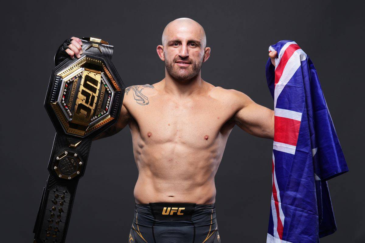 Волкановскі – кращий боєць року в UFC, Долідзе – 10-й