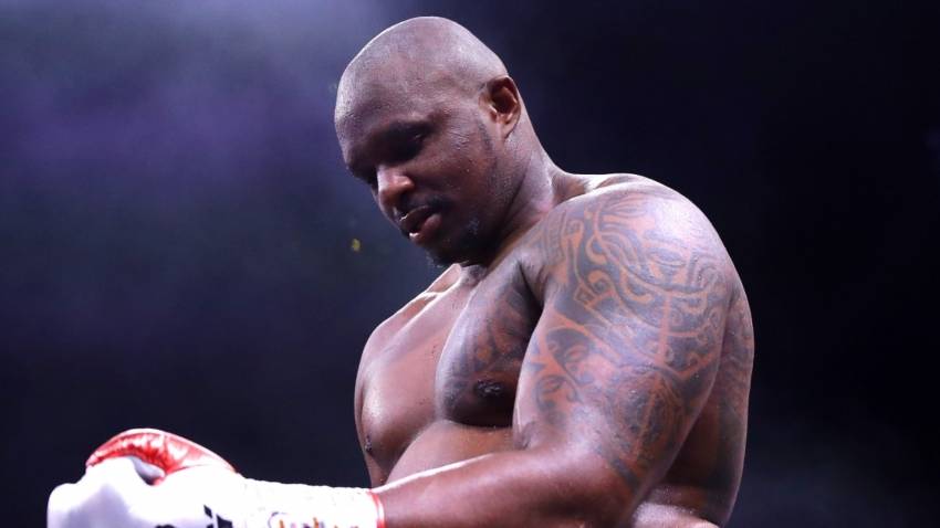Уайт: « За чотири роки чемпіон WBC провів п'ять боїв з трьома суперниками. Це ж смішно! »