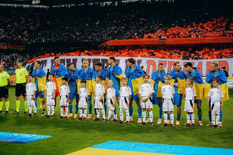 Збірна України опустилася у рейтингу FIFA, а росія покращила свої позиції