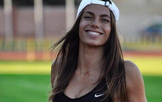 Бех-Романчук провела обжигающую фотосессию в патриотичном наряде