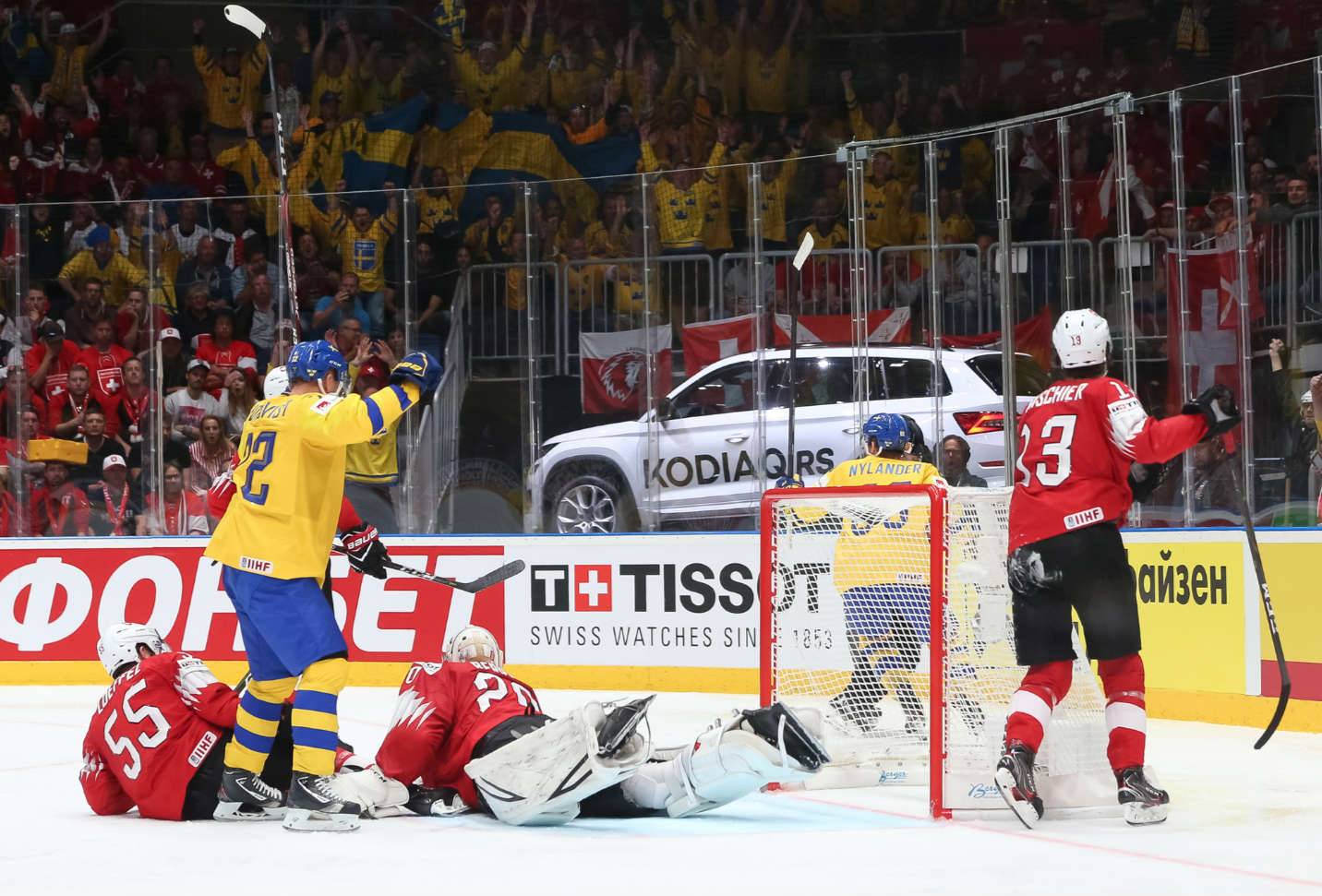 Швеция в ярком матче сломила Швейцарию