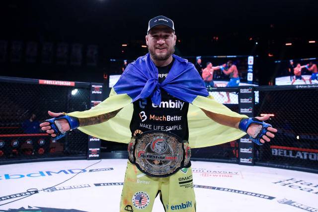 Амосов намерен подписать контракт с UFC