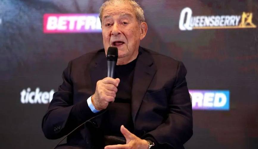 Арум назвав переможця у бою між Кроуфордом та Мейвезером