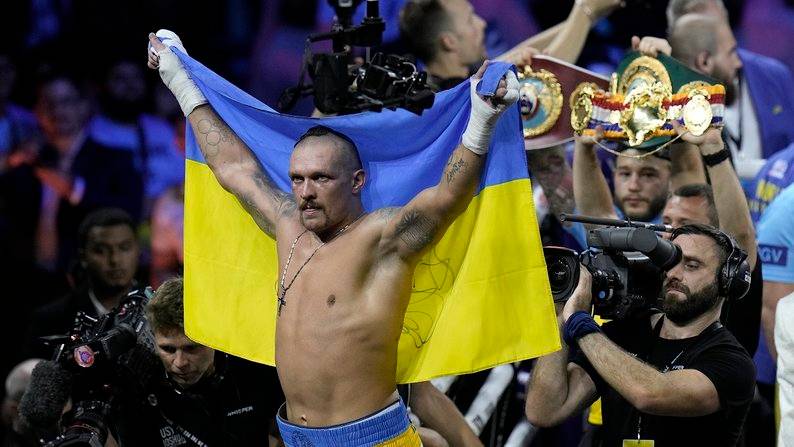 «Сумнівів не було» Топові українські спортсмени привітали Усика з перемогою