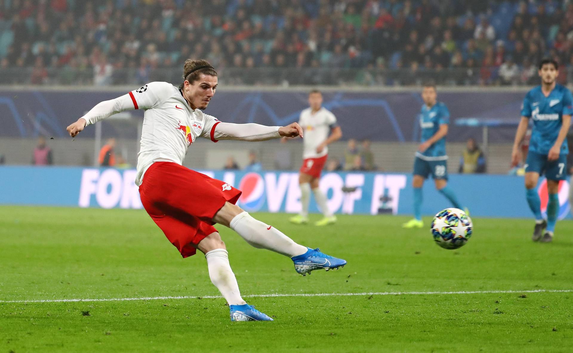 Гол Забитцера в ворота «Зенита» стал лучшим на групповом этапе Лиги чемпионов