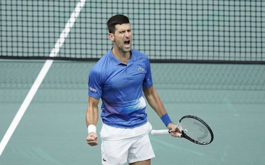 Джокович с непростой победы начал защиту титула на Masters в Париже