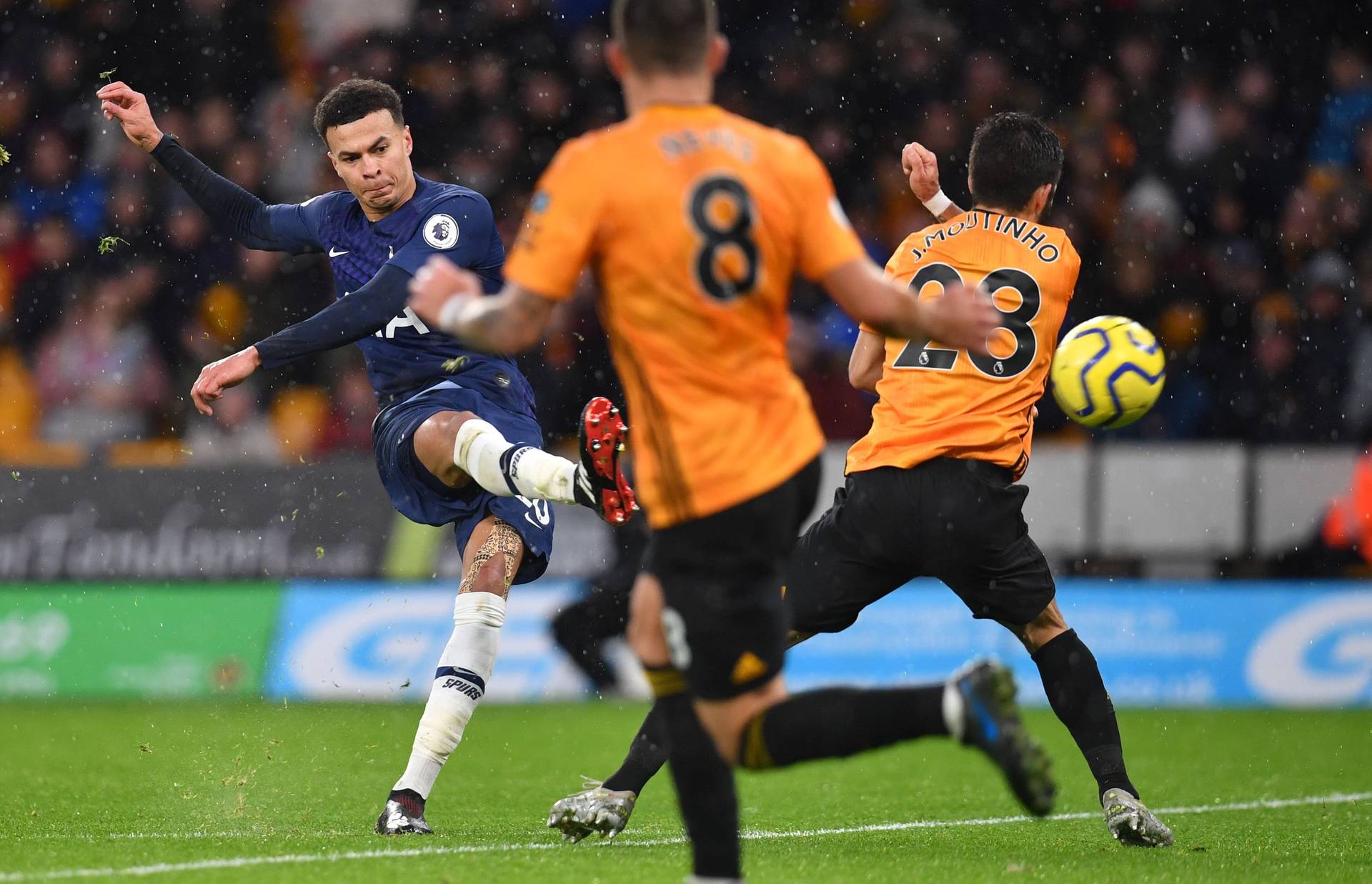 «Тоттенхэм» в конец матча смог обыграть «Вулверхэмптон»