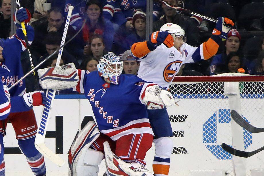 «Айлендерс» оказались сильнее «Рейнджерс» в нью-йоркском дерби