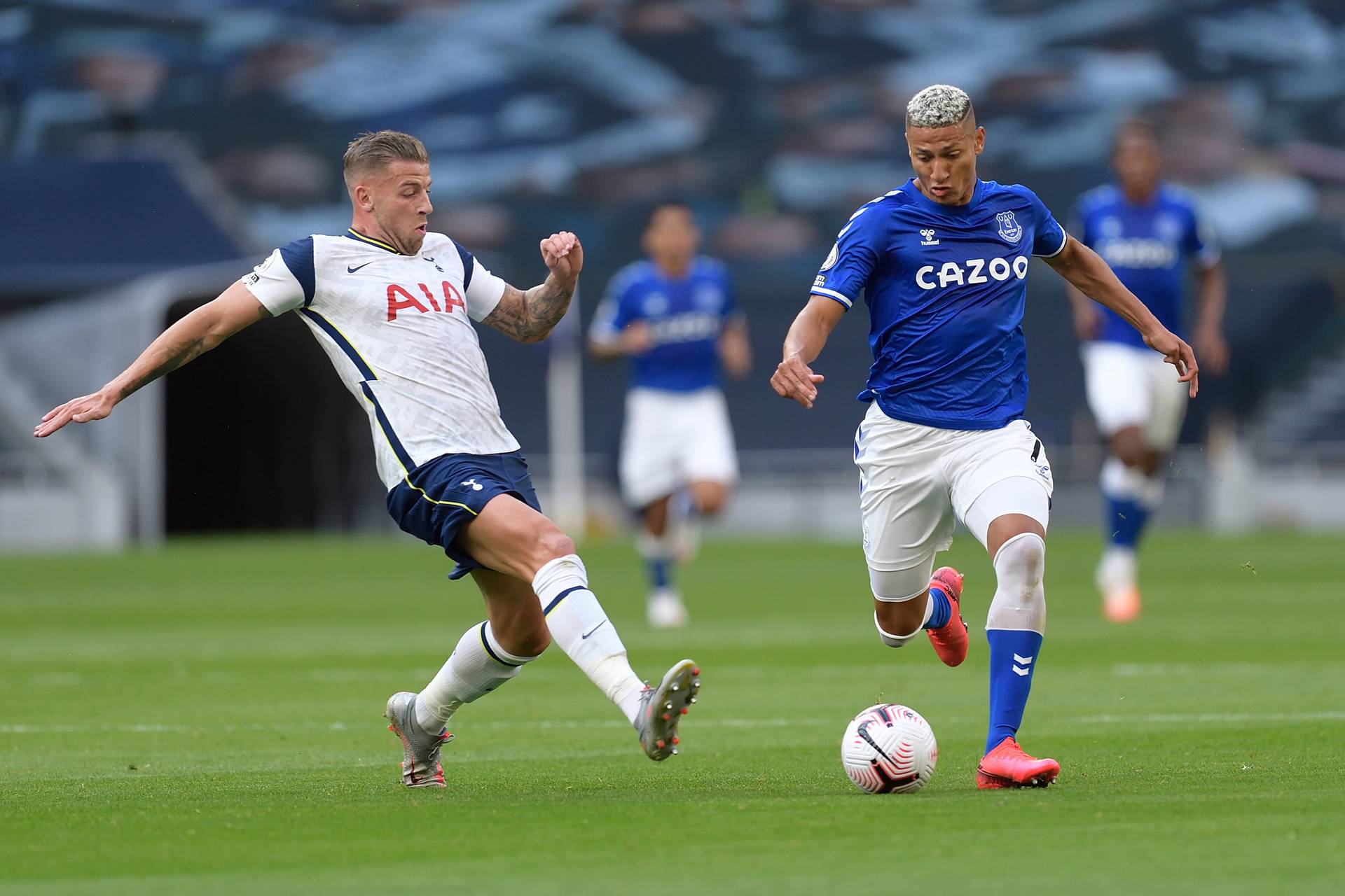 Чемпионат Англии. «Тоттенхэм» проиграл дома «Эвертону». Как это было