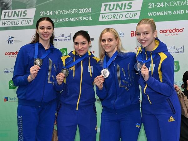 Збірна України вперше в історії виборола срібло на Кубку світу в командній рапірі